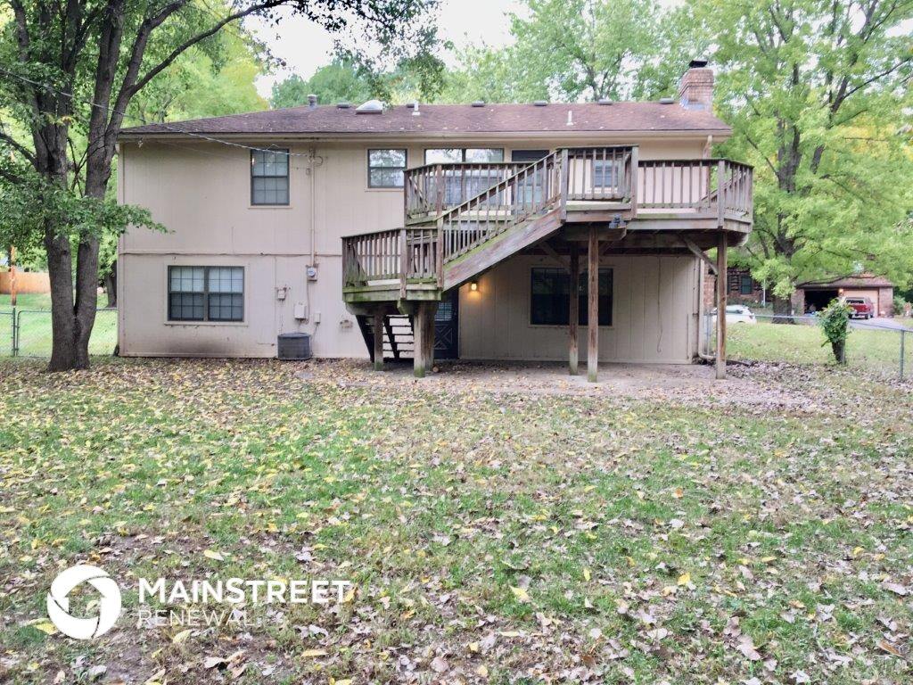 Building Photo - 209 Valley Dr