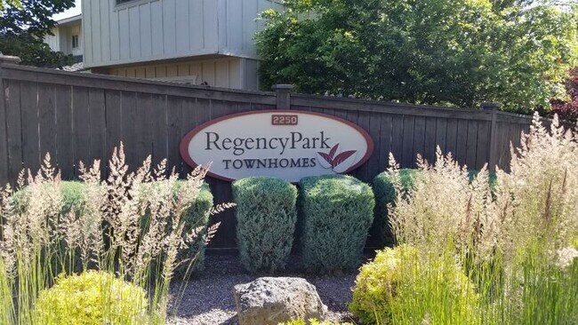 Building Photo - 2250 SW 21st St