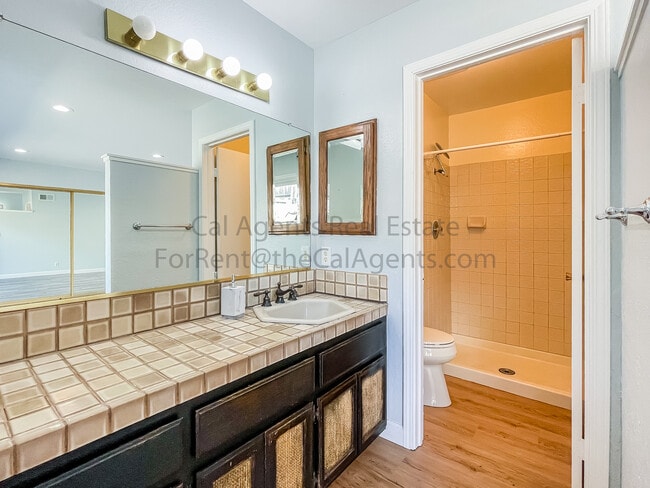 Building Photo - 3600 Siskiyou Ct