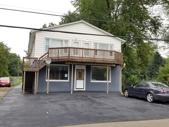 Primary Photo - 225 Bruce Road