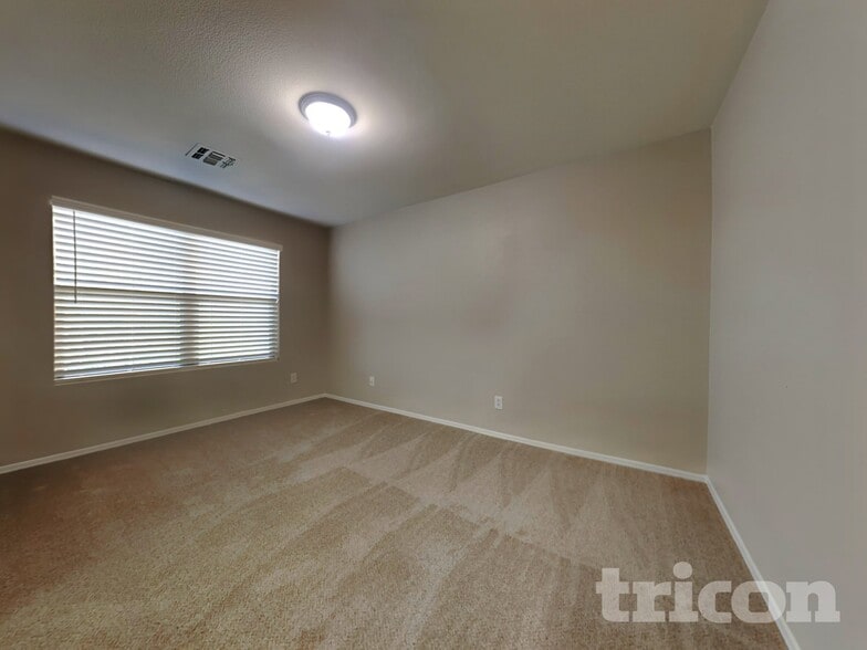 Building Photo - 11823 W Windrose Ave