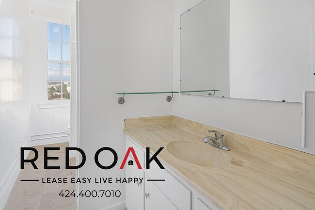 Building Photo - 2505 W 6th St