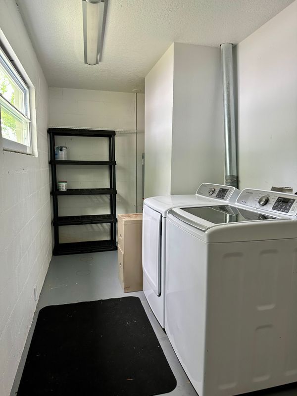 Building Photo - 5405 Sandra Dr