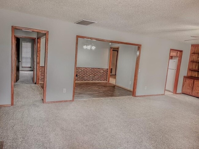 Building Photo - 11601 SW 5th St