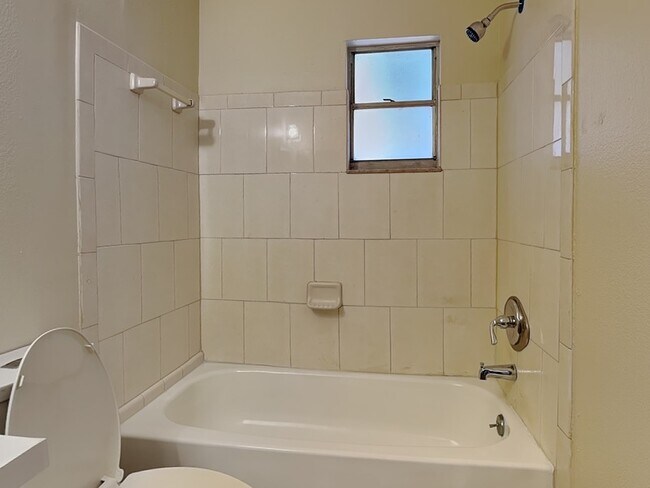 Building Photo - 15696 Bolesta Rd