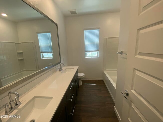 Building Photo - 4077 S Sabrina Dr