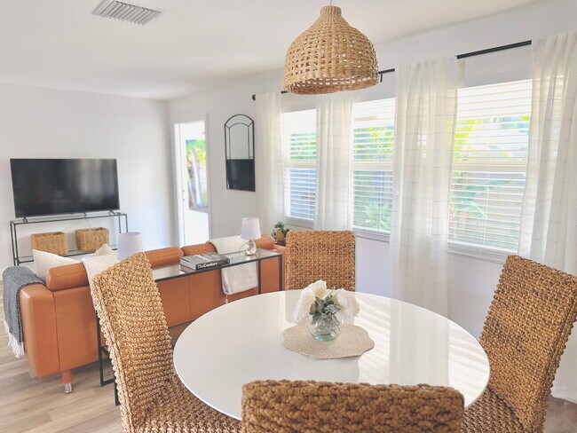 Building Photo - 311 N Swinton Ave