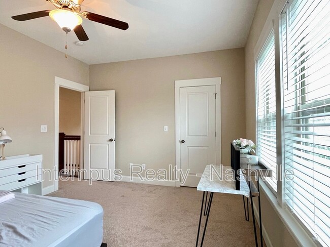 Building Photo - 2856 Americus Dr
