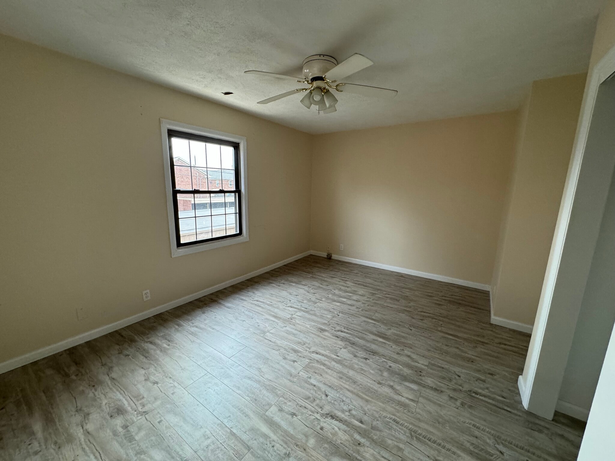 Building Photo - 5015 Hampton Ct