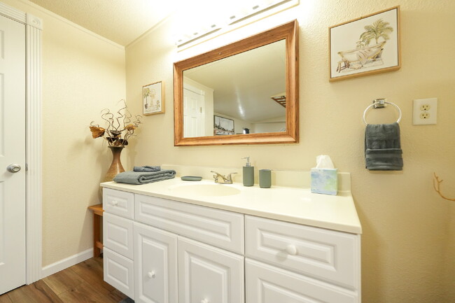 Building Photo - Cozy Fully Furnished 2-Bed with a Movie Ro...