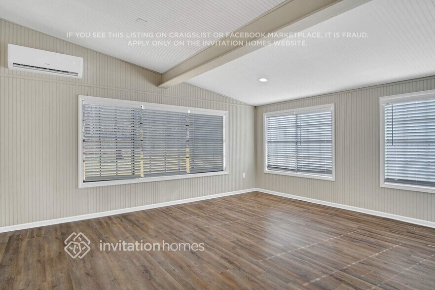 Building Photo - 521 Ivy Ln