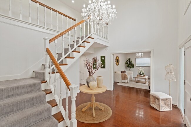 Building Photo - 1476 Crestline Dr