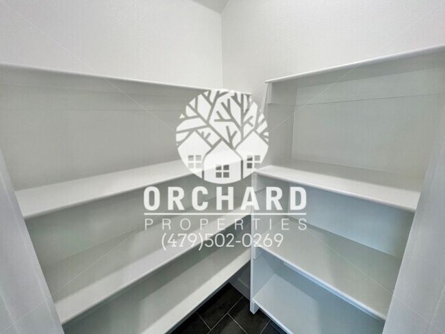Building Photo - Tontitown- Single-Family Home- Desirable H...