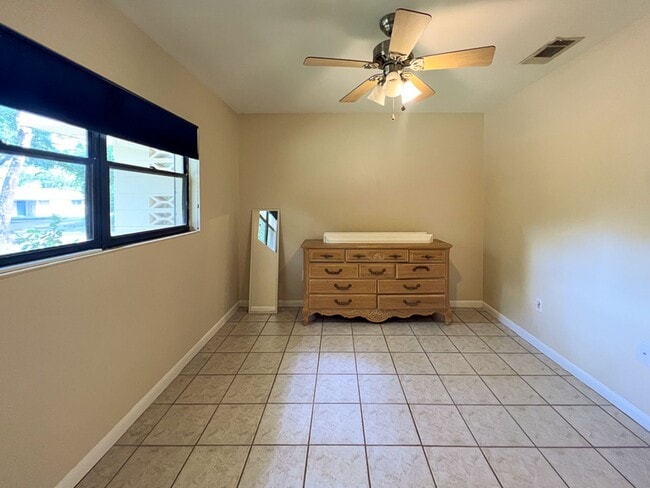 Building Photo - 4BR/3BA with Detached Garage Conversion Available Mid August! *Application Approved*