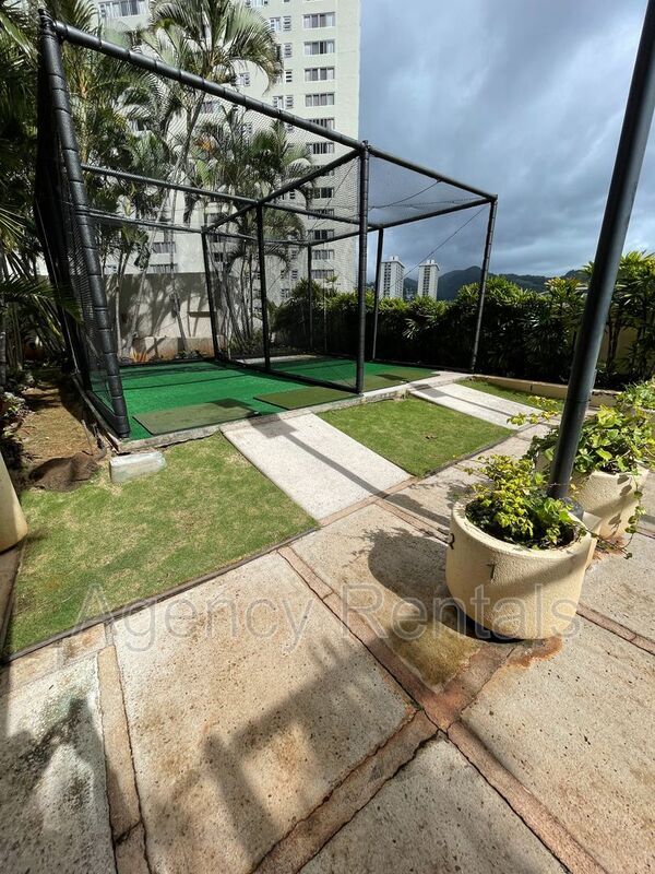 Building Photo - 1212 Nuuanu Ave