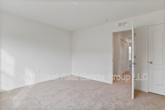 Building Photo - 11 Mengel Rd