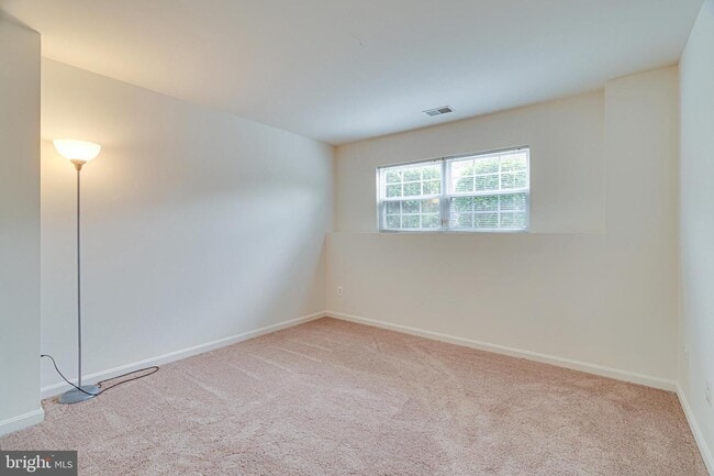 Building Photo - 417 Sparkleberry Terrace NE
