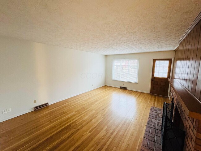 Building Photo - 1016 Lambeth Dr