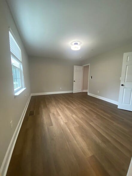 Building Photo - 1114 Maple Tree Ln