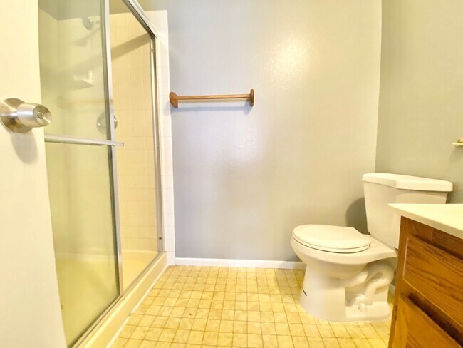 Building Photo - WESTSIDE CONDO!
