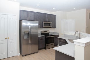 Building Photo - 2829 Forest Run Dr