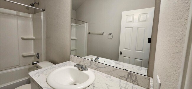 Building Photo - 23406 Briarstone Hbr Trl