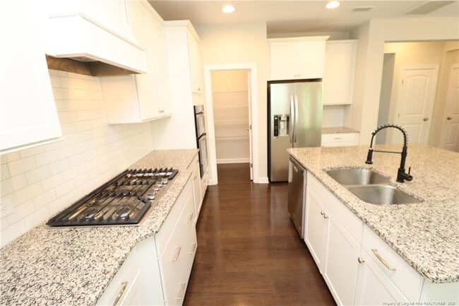 Building Photo - 240 Mystwood Hollow Cir