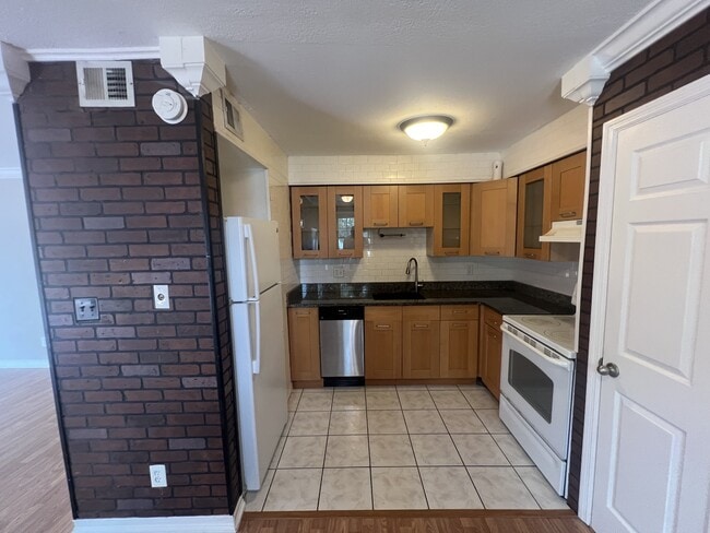 Building Photo - 616 Georgetown Dr