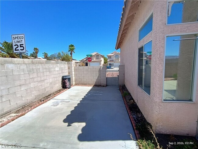 Building Photo - 3409 Edenville Dr