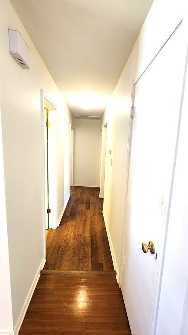 Building Photo - Beautiful 3 Bed 2 Bath Corner Lot