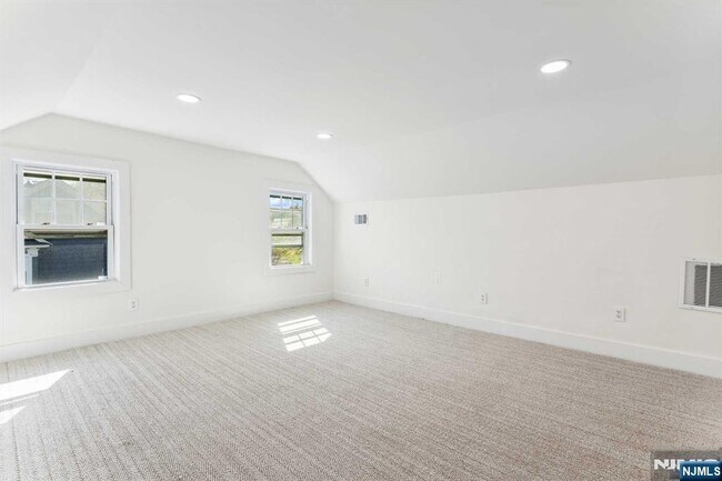 Building Photo - 648 East St