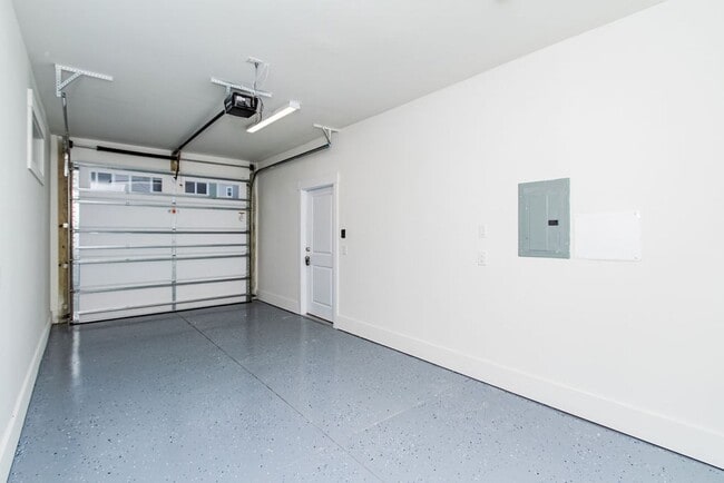 Building Photo - SUMMERWALK