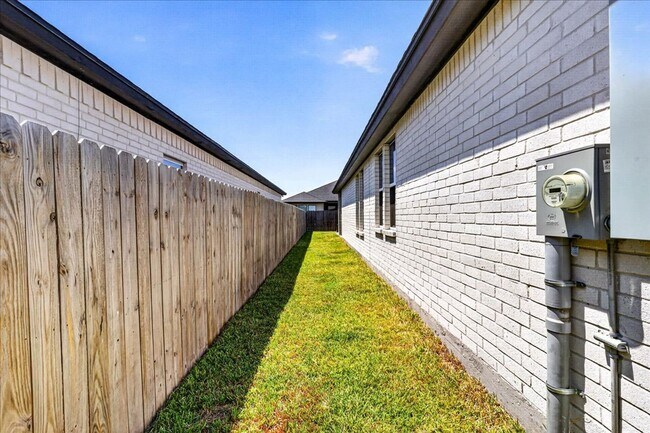 Building Photo - 2605 Lannister Ln