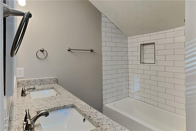 Building Photo - 4750 Jamerson Forest Cir