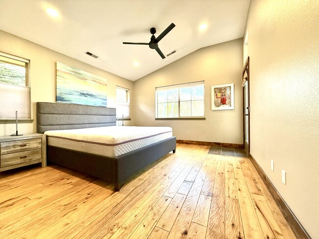 Building Photo - 4087 Worthington Dr