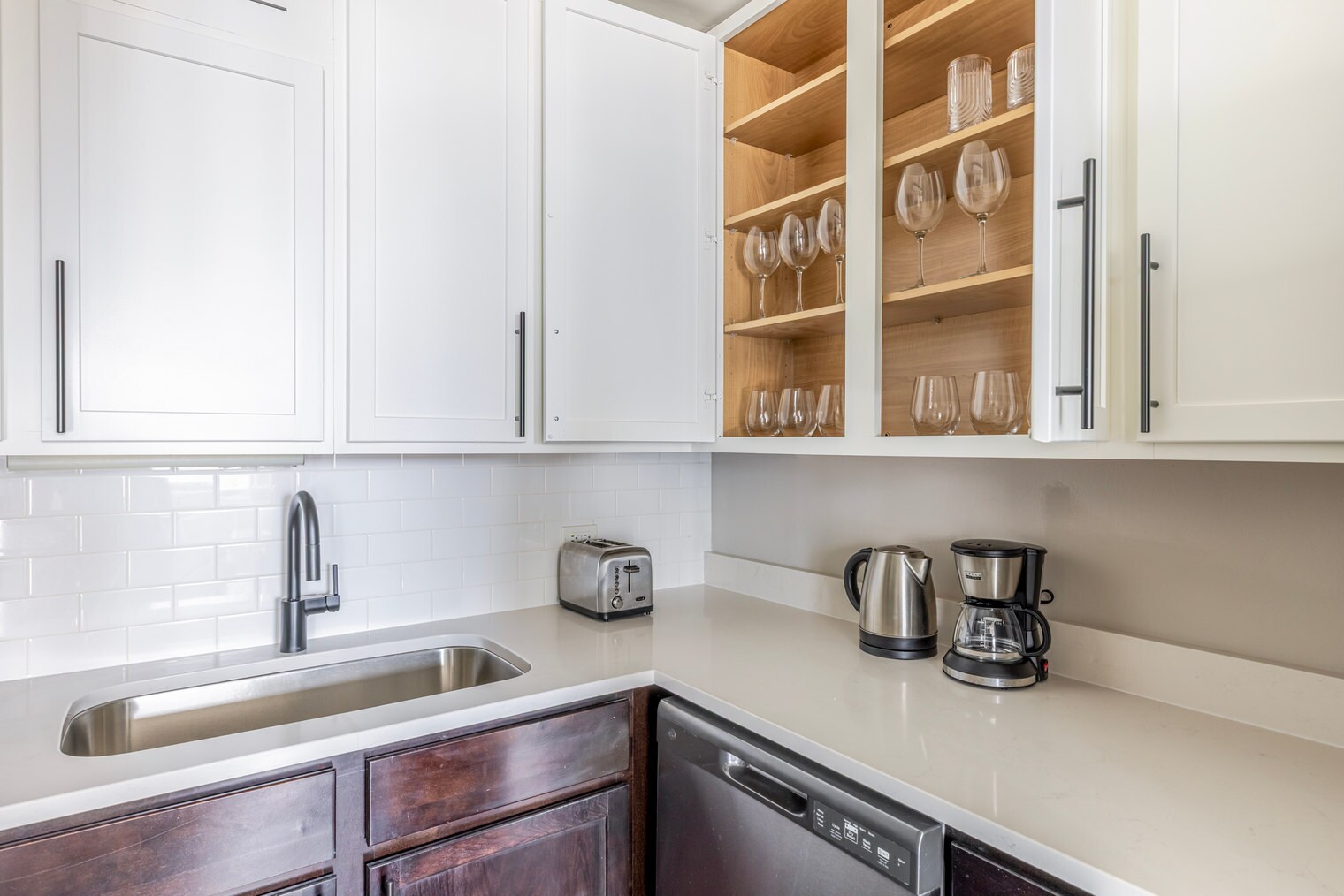 Building Photo - 77 W Huron St