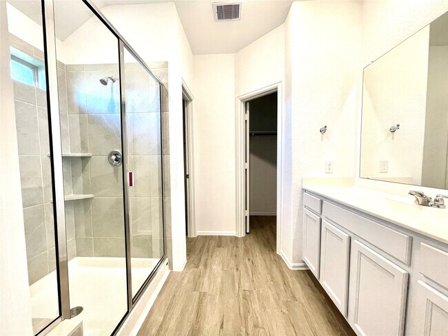 Building Photo - 5011 Viridian Forrest Dr