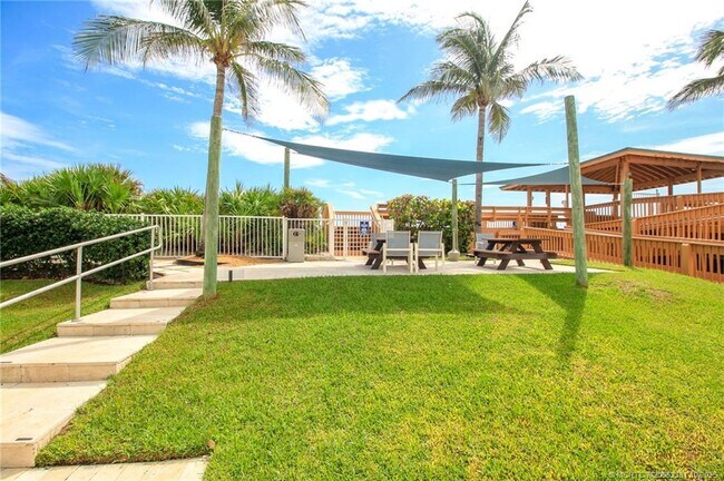 Building Photo - 10680 S Ocean Dr