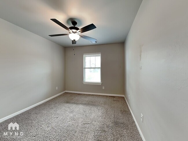 Building Photo - 5400 Riverrun Ct
