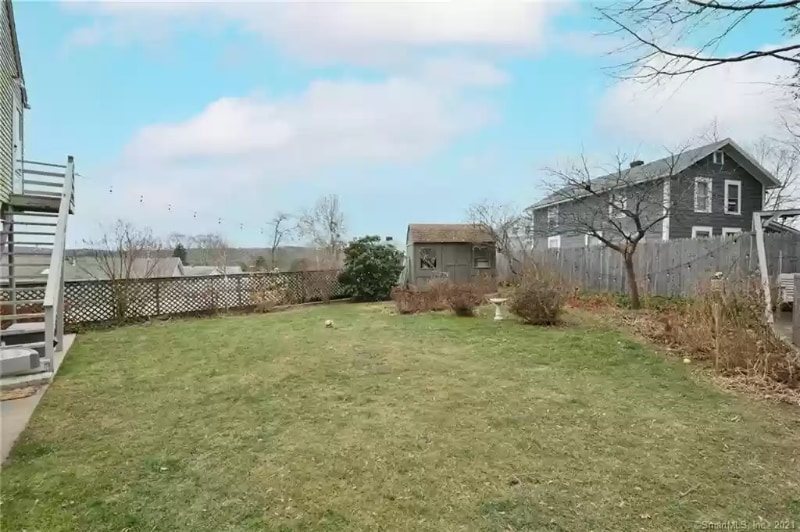 Building Photo - 135 Ball Farm Rd