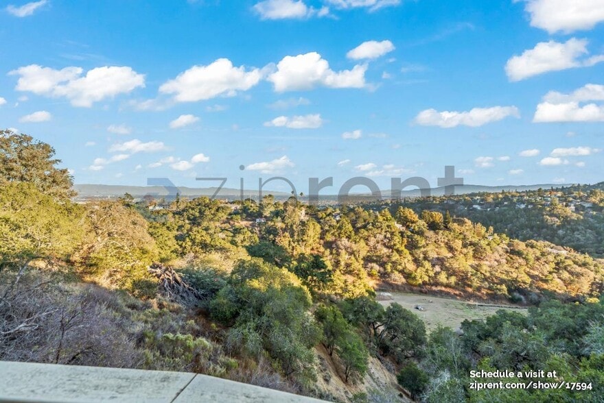 Building Photo - 135 Montalvo Rd