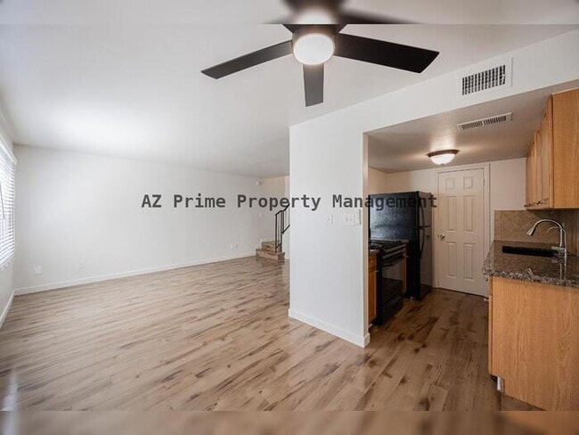 Building Photo - 8113 E Glenrosa Ave
