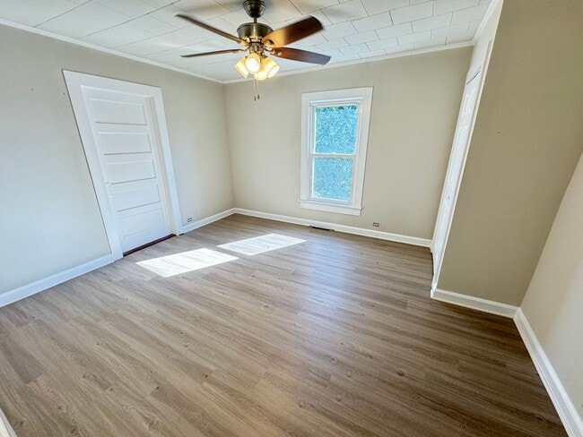 Building Photo - 2bd/1ba House on Lane St near Downtown Kan...