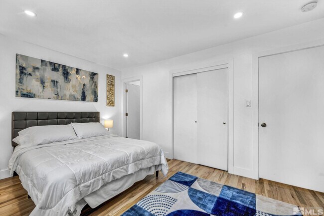 Building Photo - 405 Gregory Way