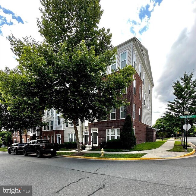 Building Photo - 14888 Potomac Branch Dr