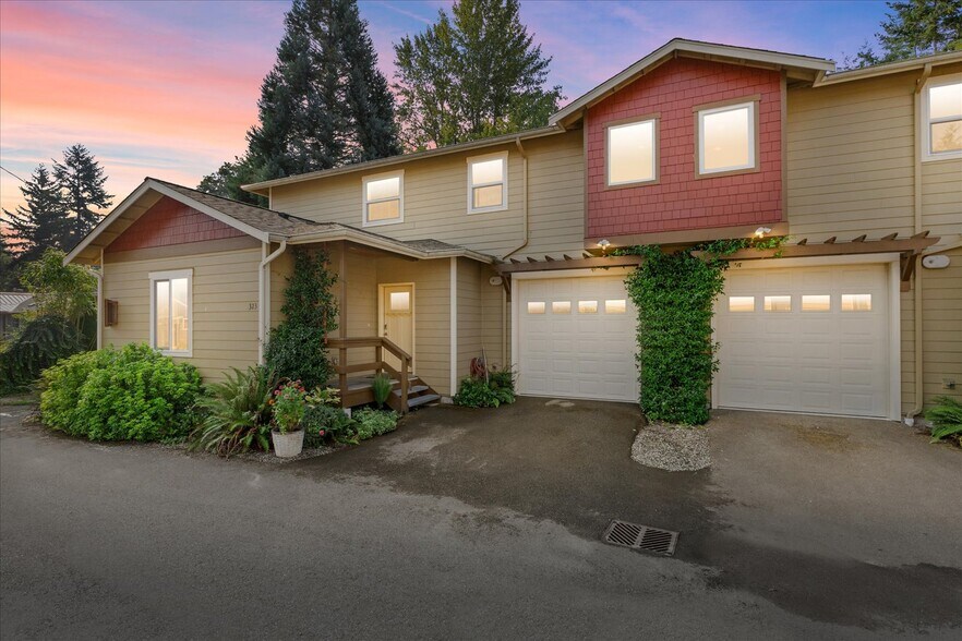 Primary Photo - 323 3rd Pl NW