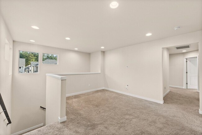 Building Photo - 16212 8th Ave E