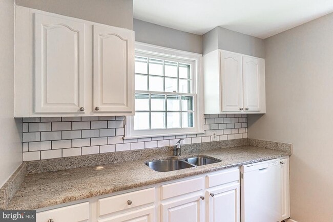 Building Photo - 2759 W George Mason Rd