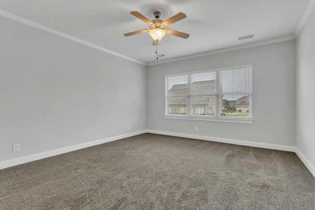 Building Photo - 4BR/3.5BA All-Brick Home Near Top Williams...