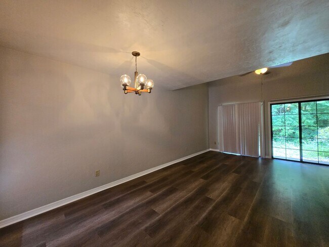 Building Photo - Rockwood Villas – 2BR/2BA Townhouse